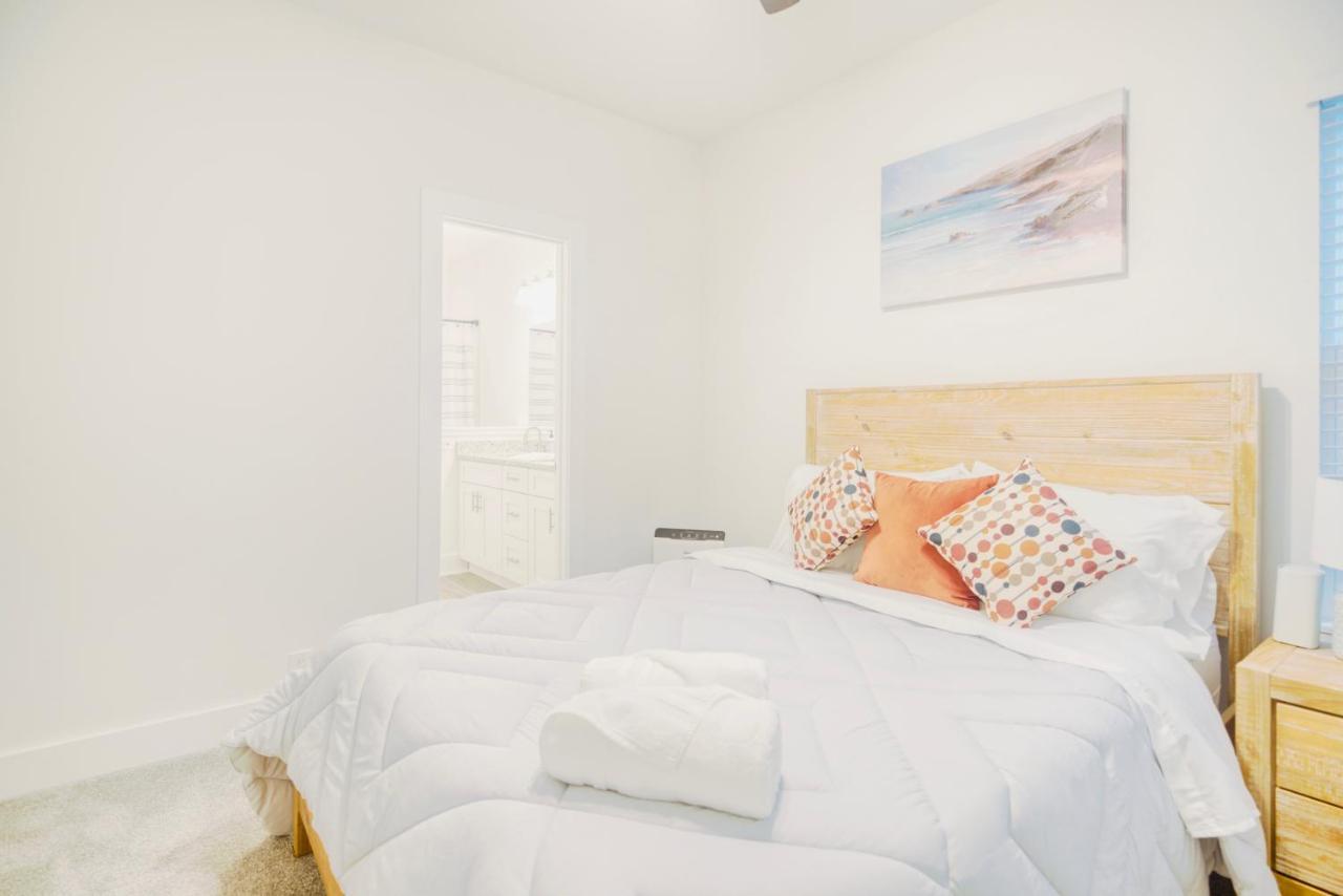 Few Steps To Ocean-4 Beach Cruisers & Free Parking & Private Backyard Jacksonville Beach Exterior foto