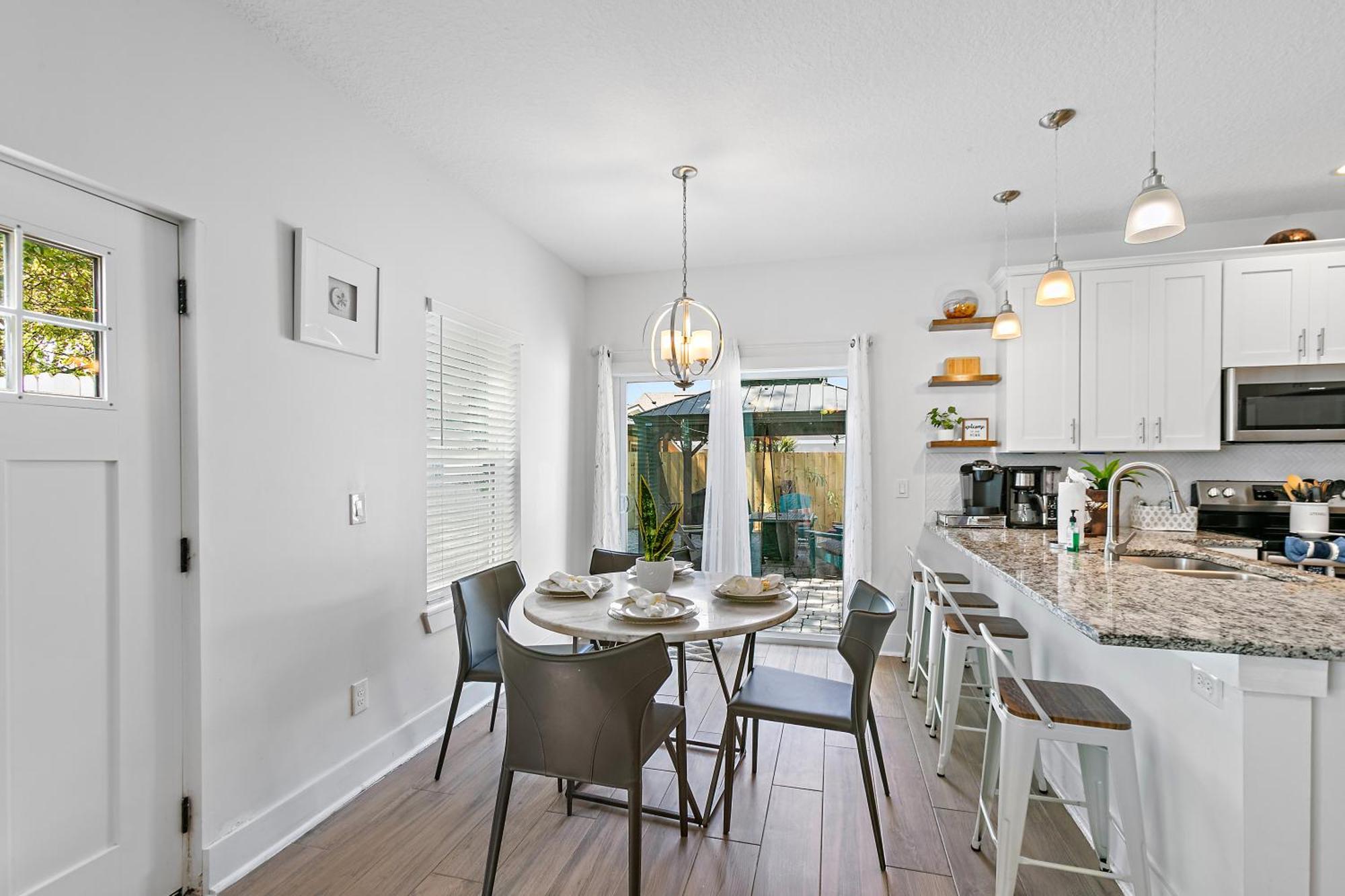 Few Steps To Ocean-4 Beach Cruisers & Free Parking & Private Backyard Jacksonville Beach Exterior foto